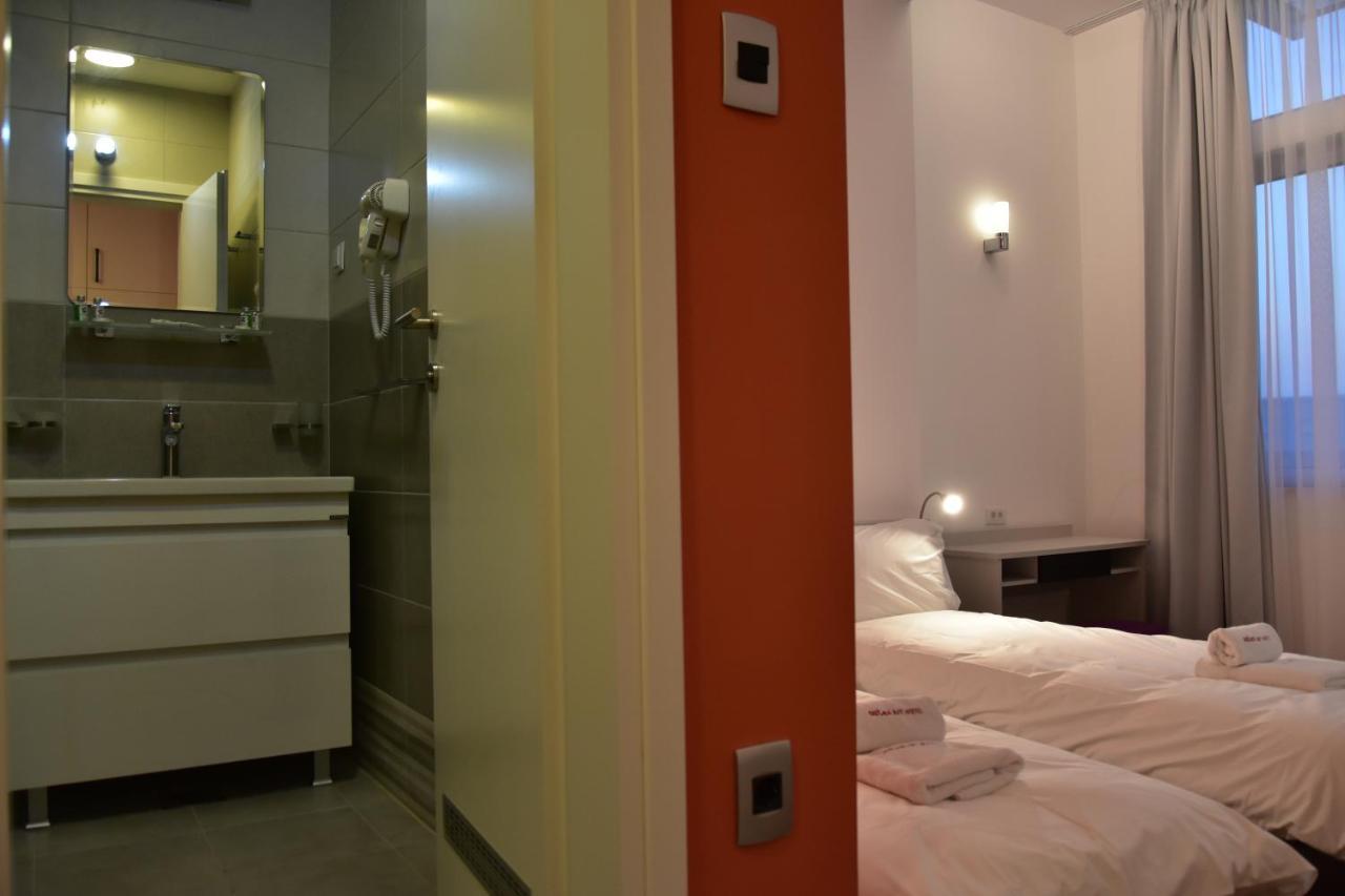 Osten Art Hotel Skopje Exteriör bild
