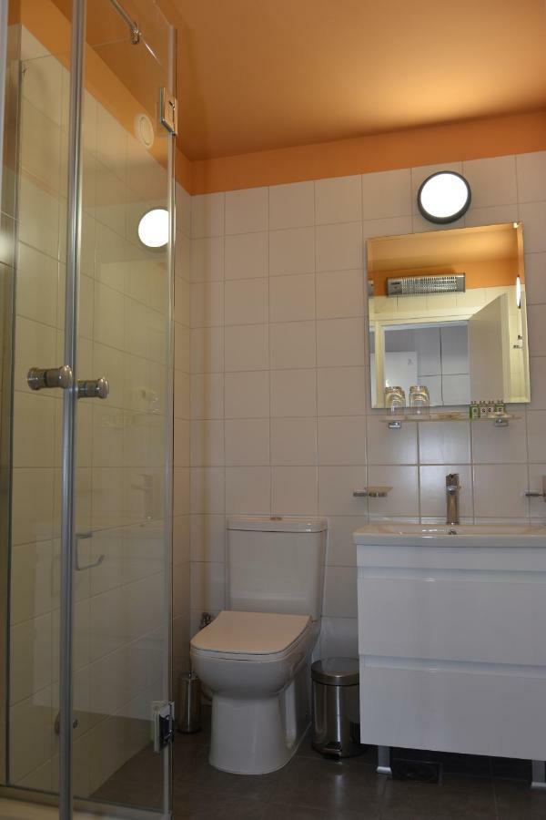 Osten Art Hotel Skopje Exteriör bild